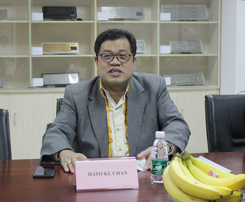 國(guó)際慈善協(xié)會(huì)主席拿督曾國(guó)龍少校